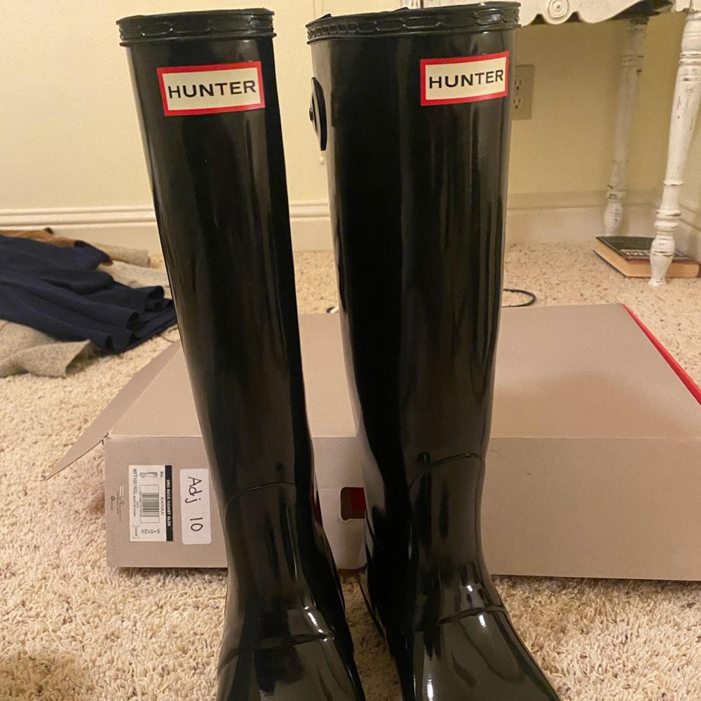 Hunter boots -like brand new worn twice just don’t like the style 💓